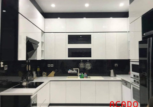 Tủ bếp gỗ tự nhiên có bền không? Ưu nhược điểm của tủ bếp gỗ tự nhiên Tủ bếp gỗ tự nhiên có bền không? Ưu nhược điểm của tủ bếp gỗ tự nhiên