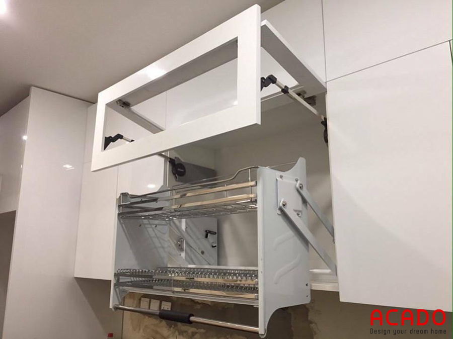 Cận cạnh giá bát nâng hạ.