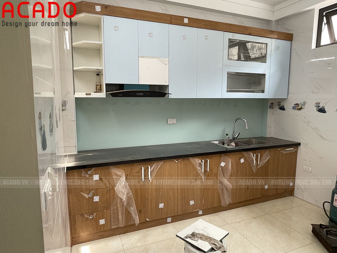 Tủ bếp mdf phủ laminate màu vân gỗ sang trọng. Tủ bếp hình chữ i phù hợp với bếp có diện tích nhỏ như chung cư