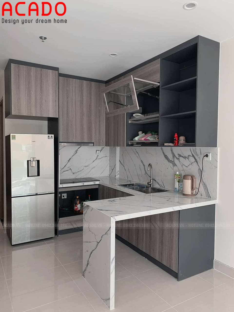 Tủ bếp mdf phủ laminate màu vân gỗ sang trọng. Tủ bếp hình chữ i phù hợp với bếp có diện tích nhỏ như chung cư