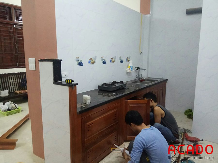 Hình ảnh thi công lắp tủ bếp dưới tại La Khê