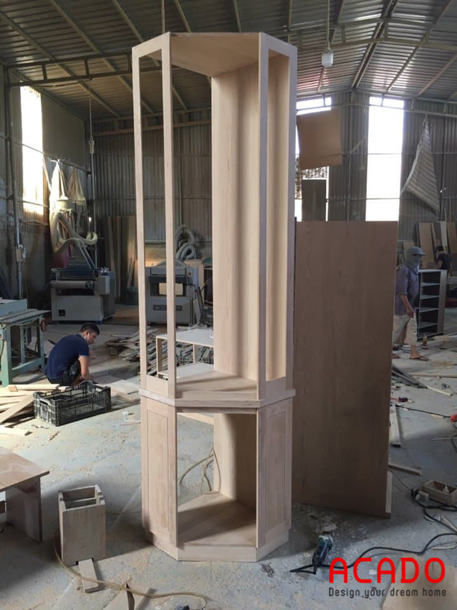 Tủ rượu bằng gỗ sồi tại xưởng của Acado