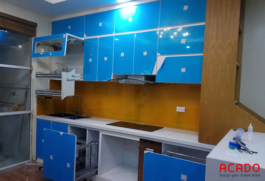 Công trình tủ bếp Acrylic tại Mộ Lao sử dụng giá bát nâng hạ Eurogold