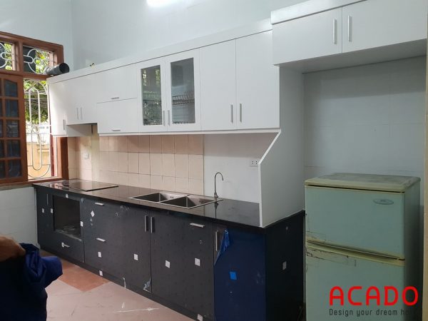 Tủ bếp Inox cánh gỗ công nghiệp Acrylic bền mãi với thời gian