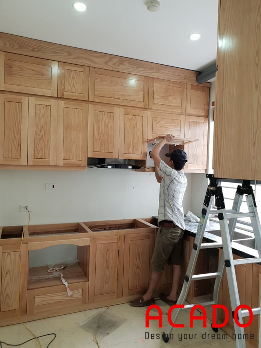 ACADO thi công tủ bếp gỗ sồi Nga tự nhiên cho khách hàng tại Phú La - Hà Đông