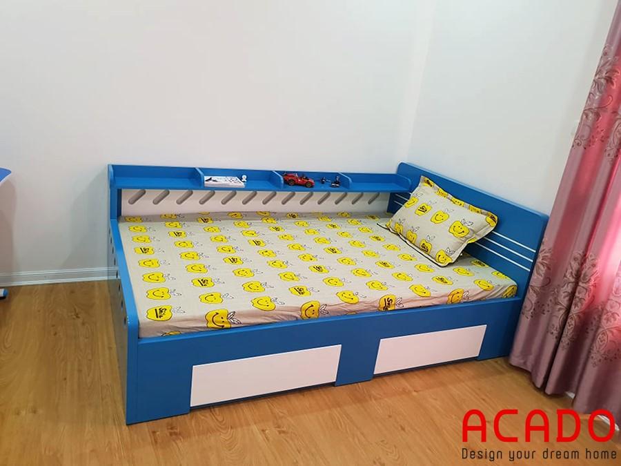 Giường ngủ gỗ công nghiệp phun sơn xanh trắng kết hợp.