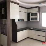 Tủ bếp Laminate sang trọng với thiết kế sát trần - nội thất ACADO