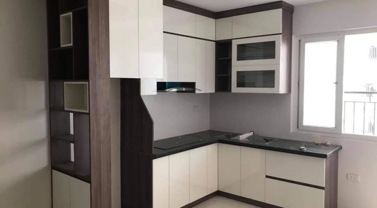 Tủ bếp Laminate sang trọng với thiết kế sát trần - nội thất ACADO