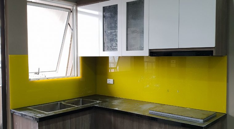 Tủ bếp nhà anh Huy sau khi đã thi công hoàn thiện.
