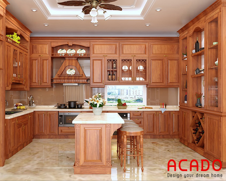 Tủ bếp gỗ gõ mang đến cho bạn không gian nhà bếp vẻ đẹp cổ điển, sang trọng.