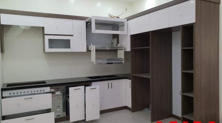 Tủ bếp sử dụng thiết bị phòng bếp