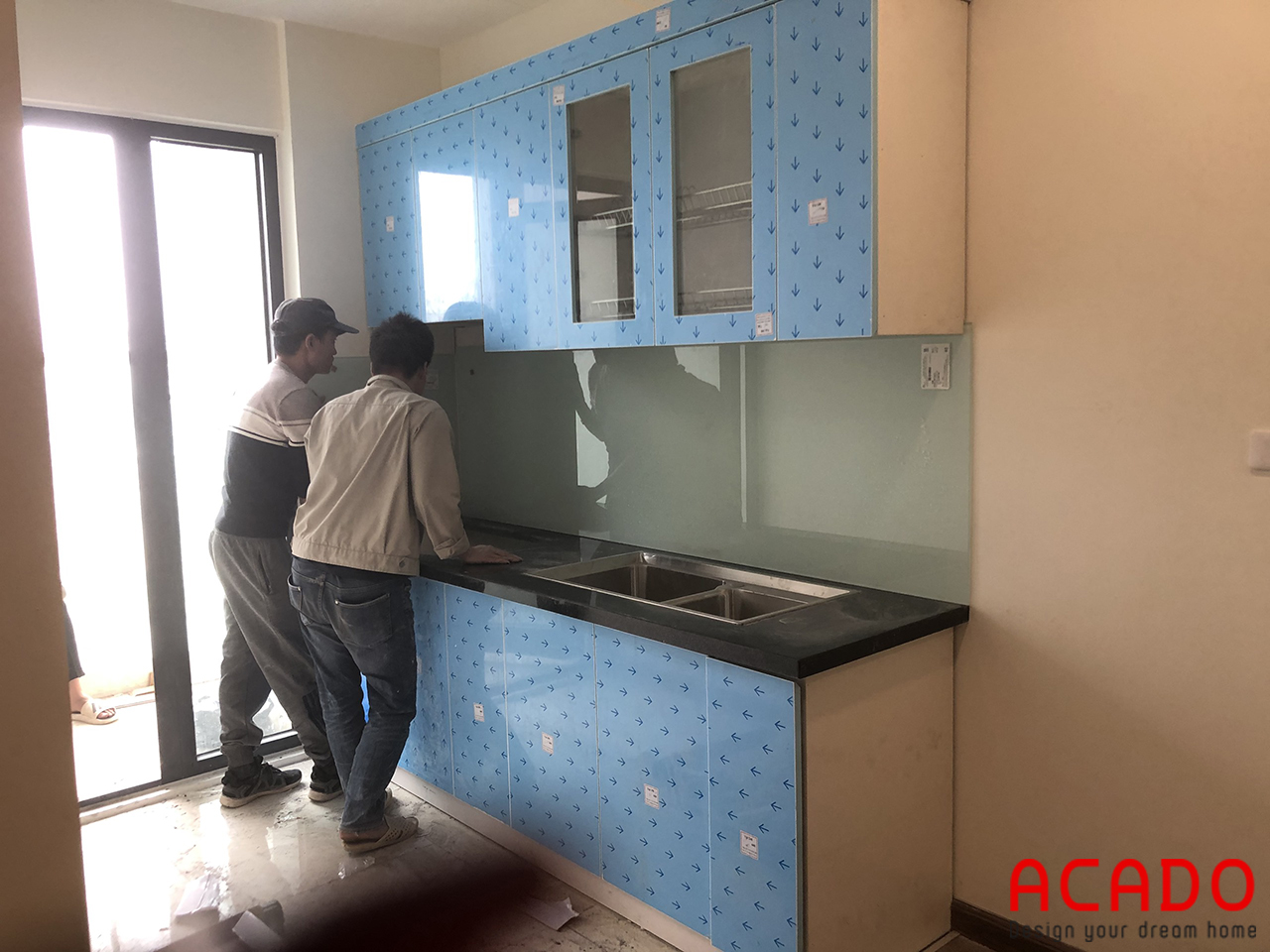 Tủ bếp thùng Picomat cánh Acrylic bền đẹp, hiện đại ACADO thi công tạị Nguyễn Xiển