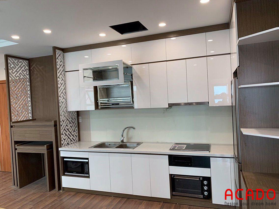 Tủ bếp Acrylic màu trắng mang đến vẻ đẹp hiện đại, thời thượng - xu hướng tủ bếp mới nhất 2020
