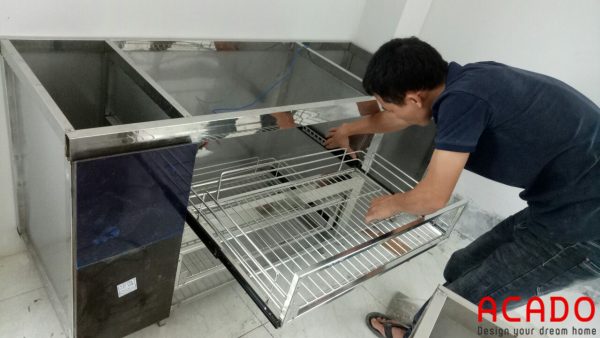 ACADO thi công tủ bếp inox là inox 304 chuẩn, chất lượng cao