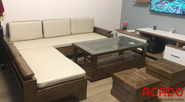 Bộ ghế sofa được làm từ gỗ óc chó cao cấp, sang trọng