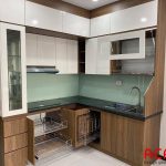 Mẫu tủ bếp đẹp 2021 chất liệu gỗ công nghiệp Melamine hiện đại tại nội thất ACADO