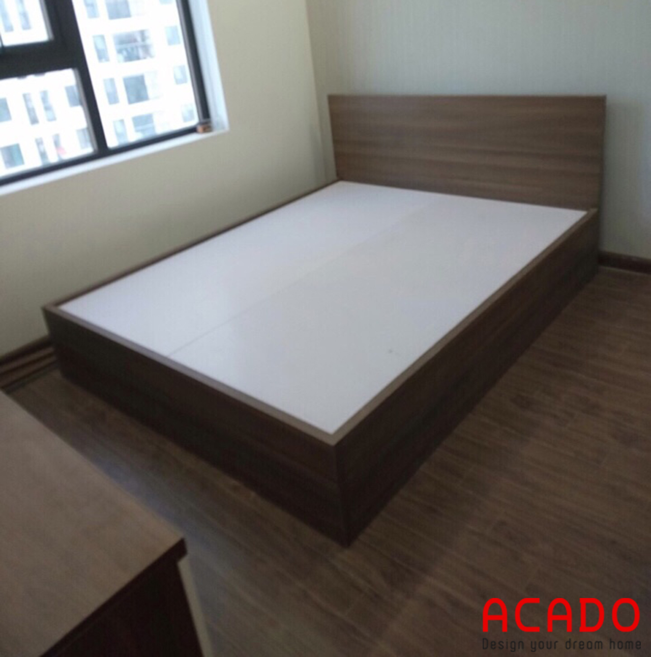 Giường ngủ phòng 02 sử dụng gỗ công nghiệp MDF cốt xanh chống ẩm