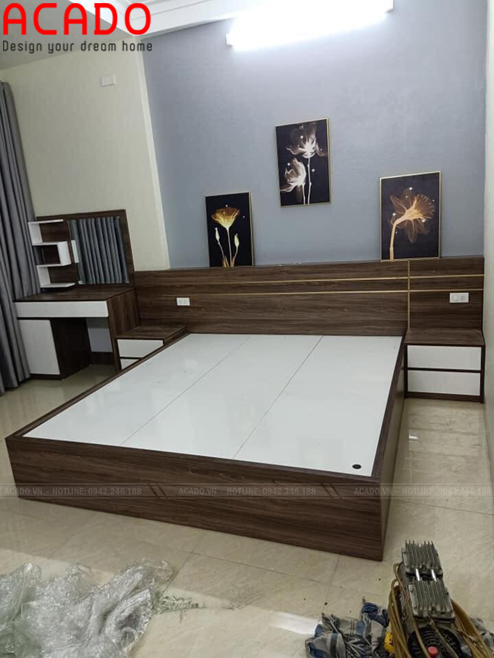 Giường ngủ màu trắng vân gỗ mang lại sự sang trọng cho không gian phòng ngủ