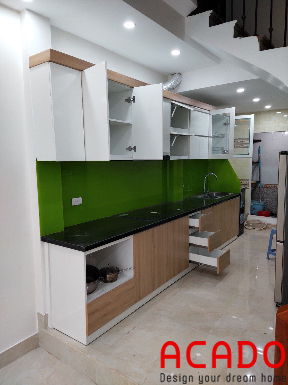 Hoàn thiện quy trình lắp đặt tủ bếp tại Hoàng Mai cho gia đình chị Yến-Nội thất ACADO
