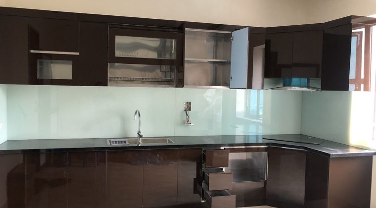 Chất liệu Acrylic có khả năng chống nước chống mói mọt tuyệt đối - Lắp đặt tủ bếp tại Văn Khê