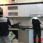 Tủ bếp đang gấp rút hoàn thành đúng tiến độ vừa đảm bảo vừa nhanh vừa bền đẹp