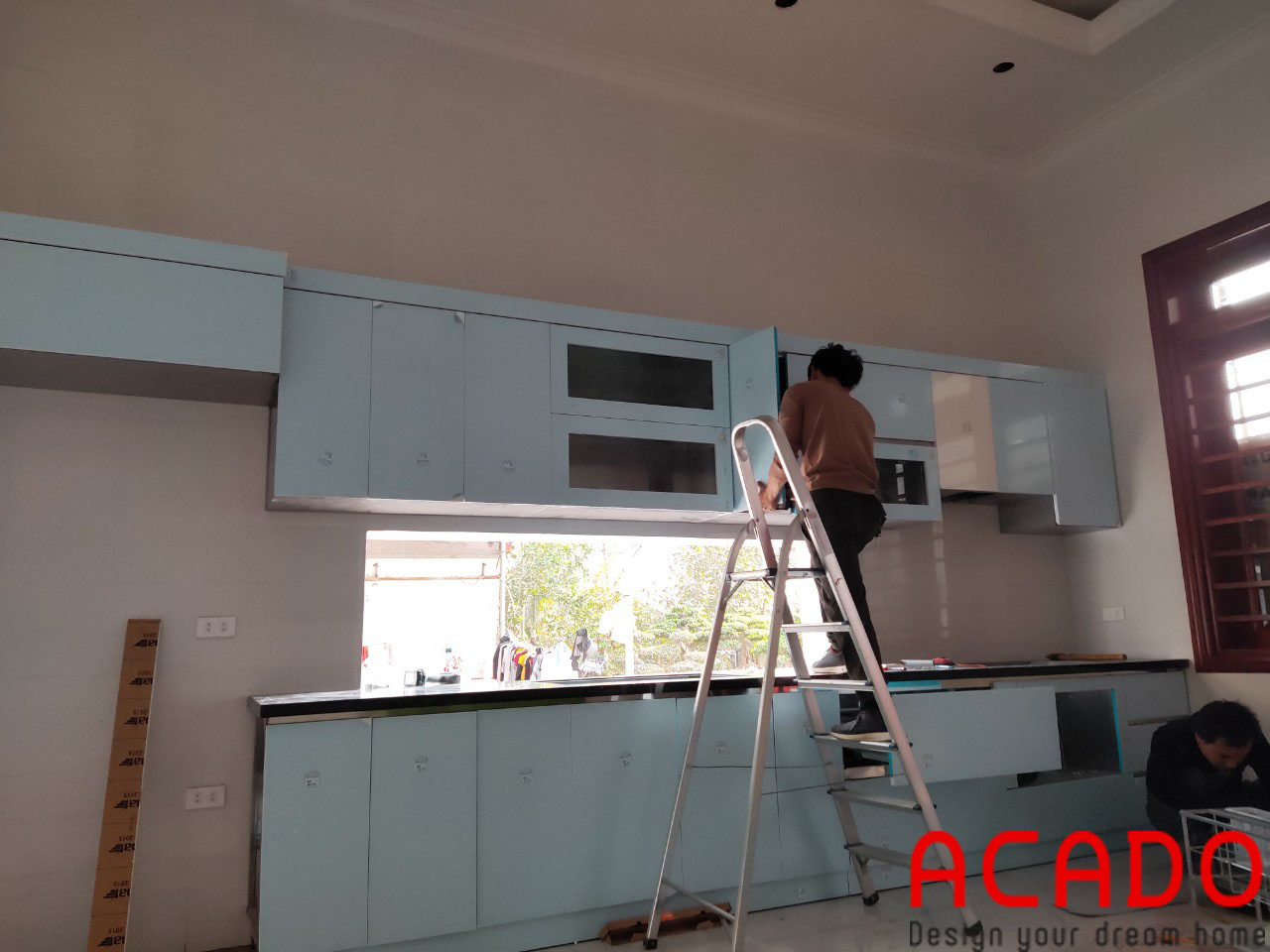 Cánh Acrylic mang lại cảm giác trẻ trung, sang trọng cho không gian căn bếp