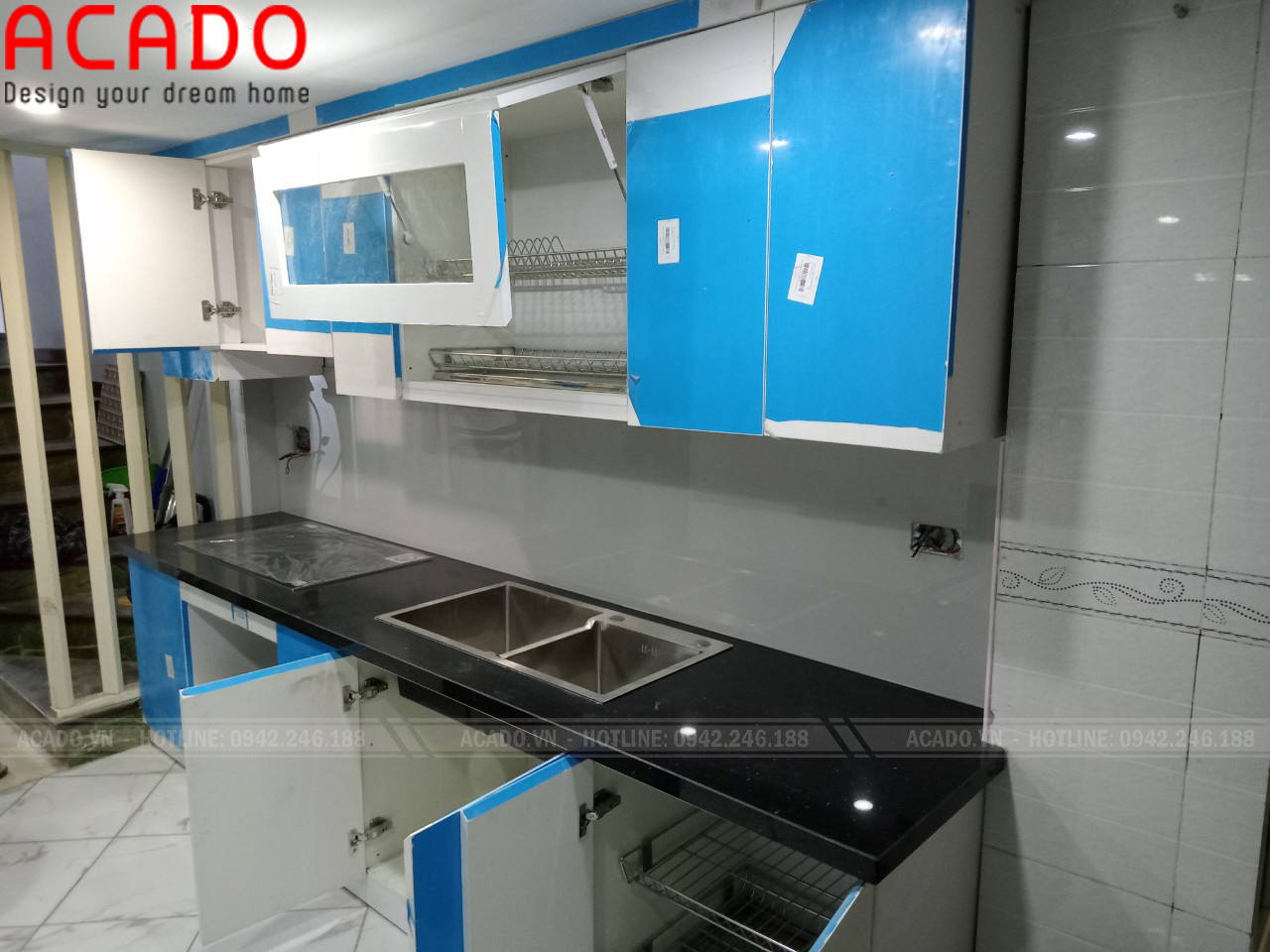 Thi công tủ bếp tại Nguyễn Trãi - Hà Đông. Chất liệu thùng Melamine, cánh Acrylic