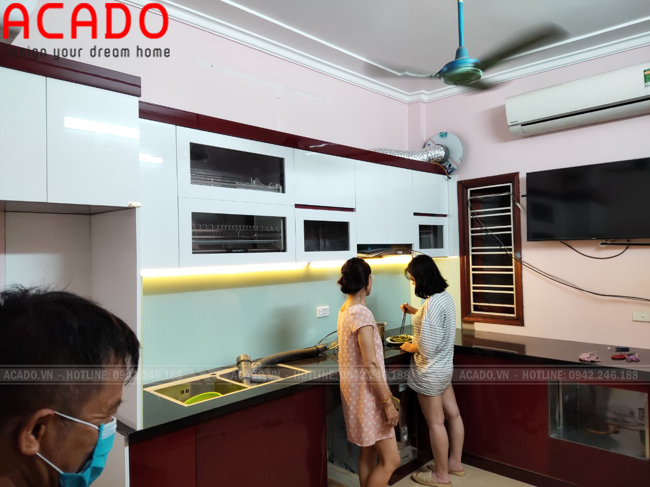 Bề mặt cánh Acrylic nhẵn hỗ trợ quá trình lau dọn, vệ sinh trong quá trình sử dụng - Đóng tủ bếp tại Yên Sở - Hoàng Mai