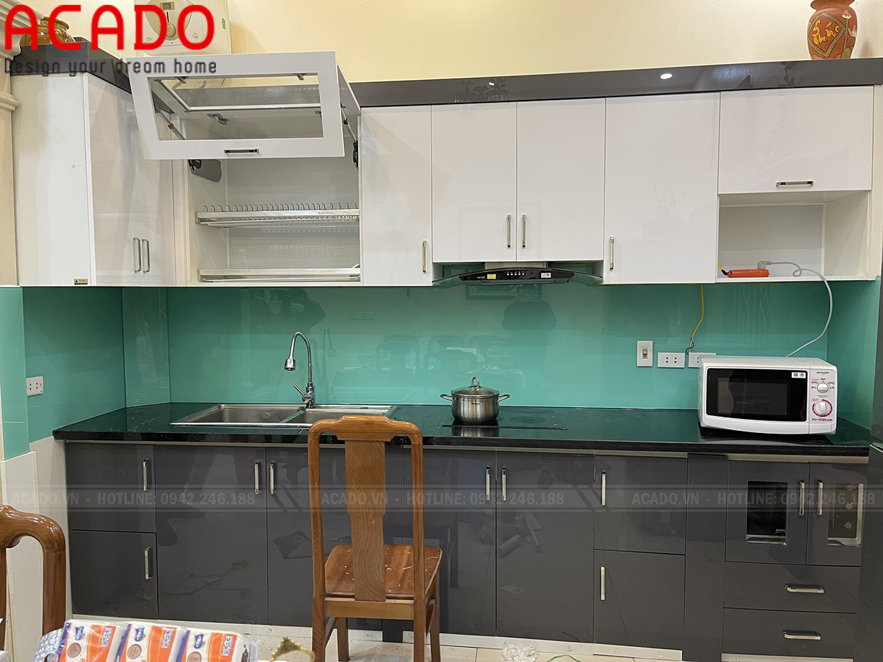 Tủ bếp chất liệu thùng nhựa, cánh Acrylic - Làm tủ bếp tại Chùa Ngòi