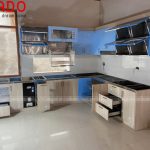 Tủ bếp chữ L thiết kế hiện đại đầy đủ công năng - Thi công tủ bếp tại Mộc Châu