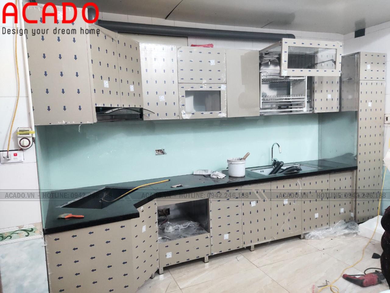 Nội thất ACADO chuyên thi công tủ bếp thùng inox cánh Acrylic