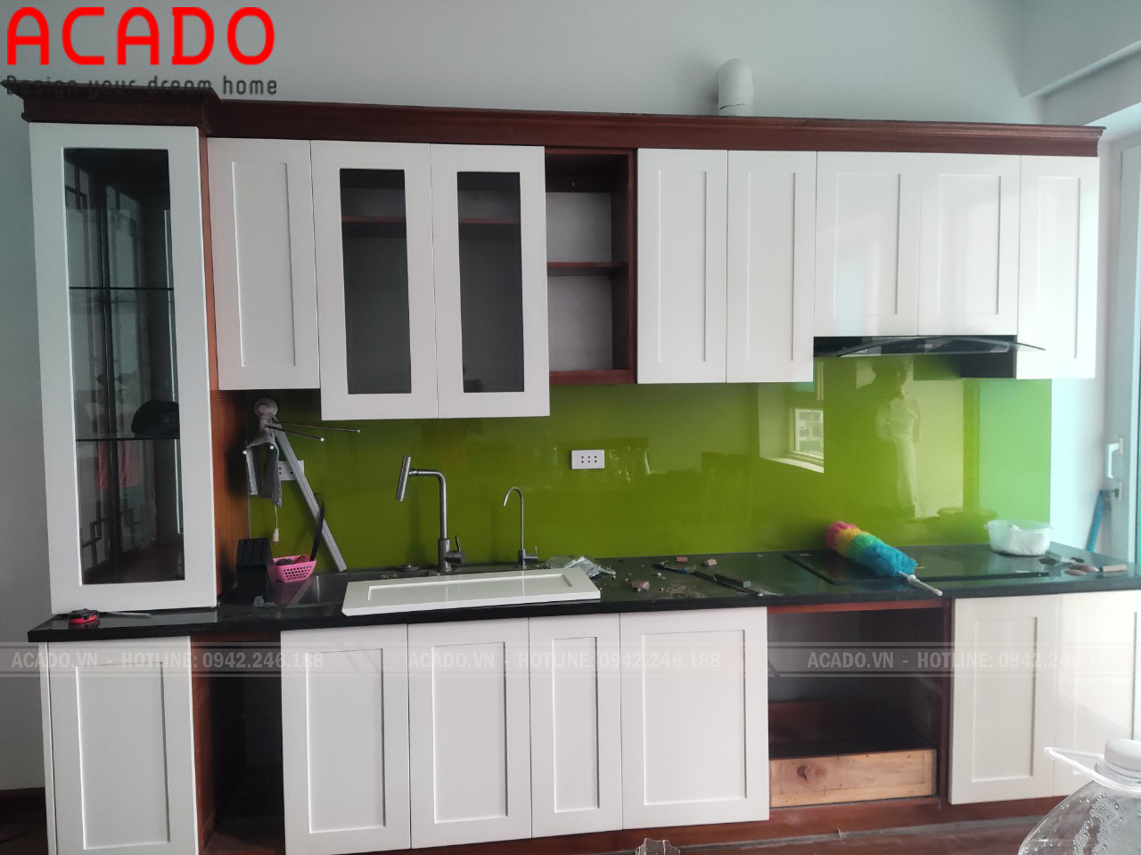 Tủ bếp sử dụng chất liệu cốt MDF phun sơn trắng - Thi công nội thất tại Thái Hà