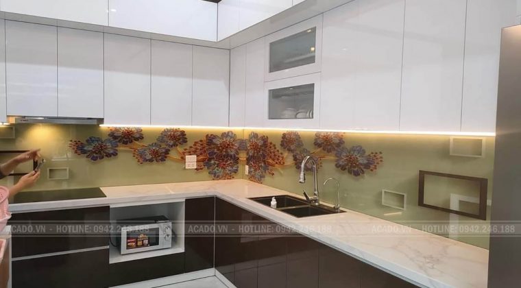 Thiết kế tủ bếp chất liệu Acrylic kết jopwj kính 3D - Tủ bếp tại Sóc Sơn