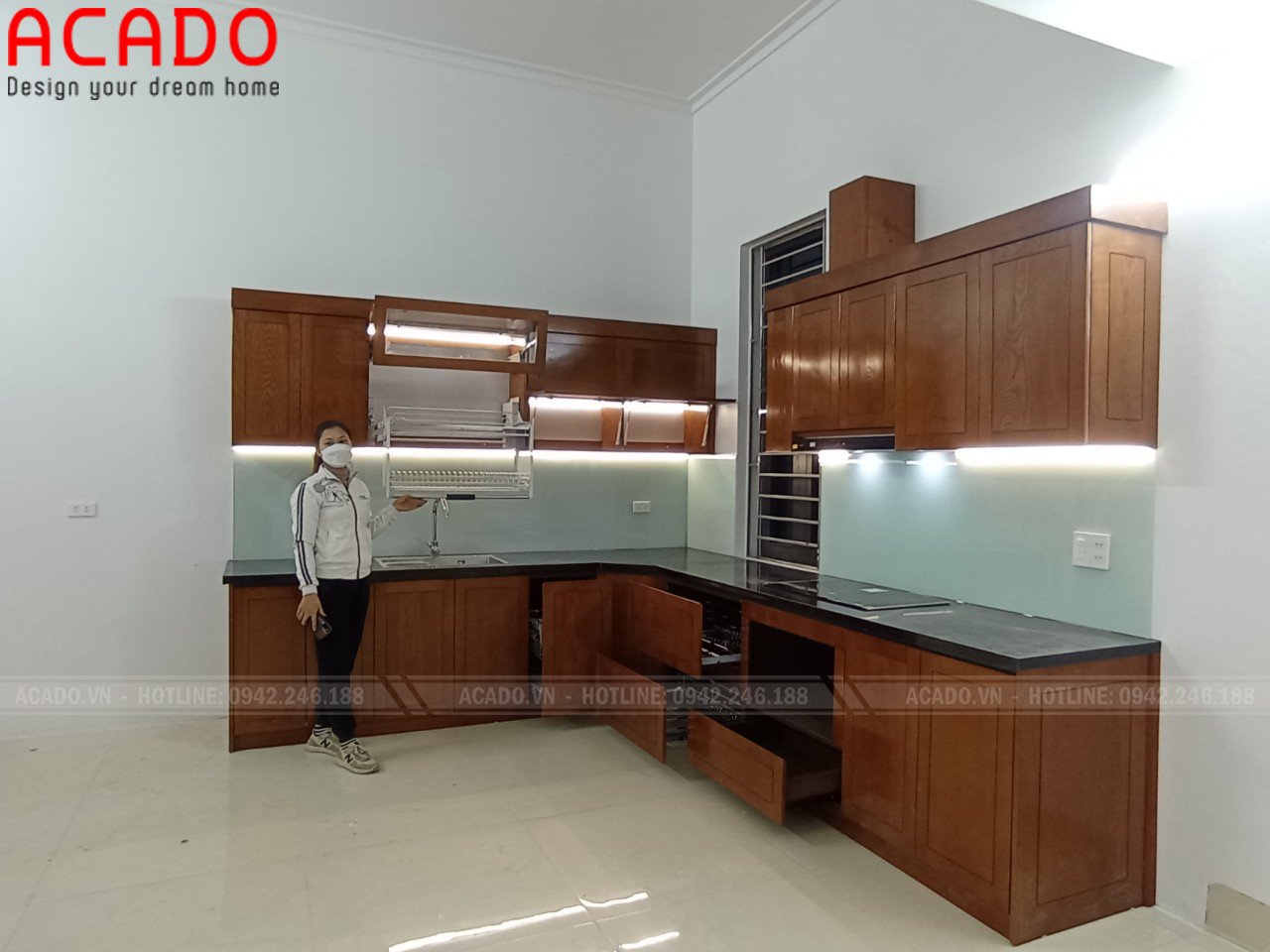 Tủ bếp gỗ sồi nga có khả năng chống ẩm, hạn chế mối mọt và chịu lực tốt - đóng tủ bếp tại Lục Ngạn