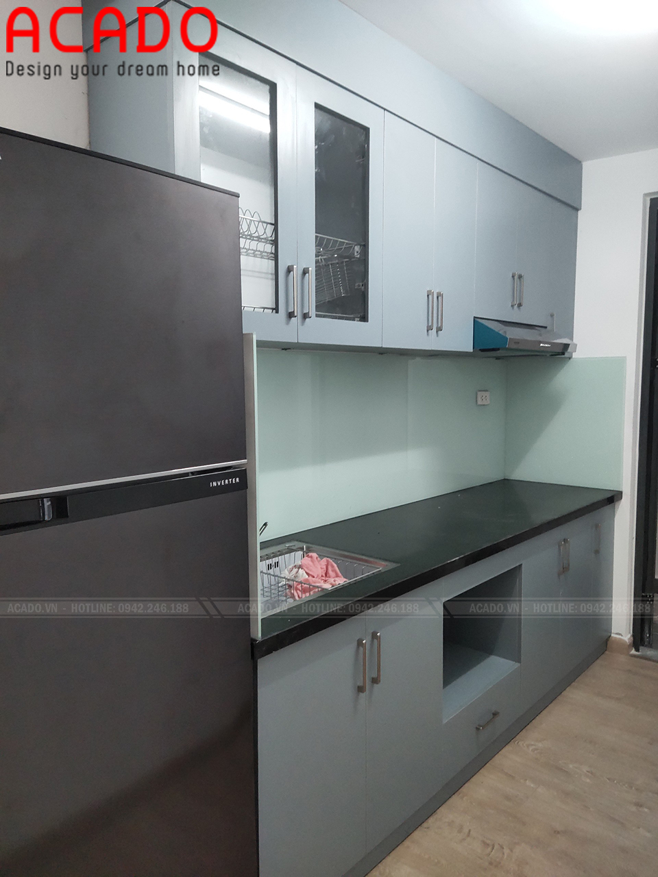 Tủ bếp thiết kế nhỏ gọn thích hợp với không gian chung cư