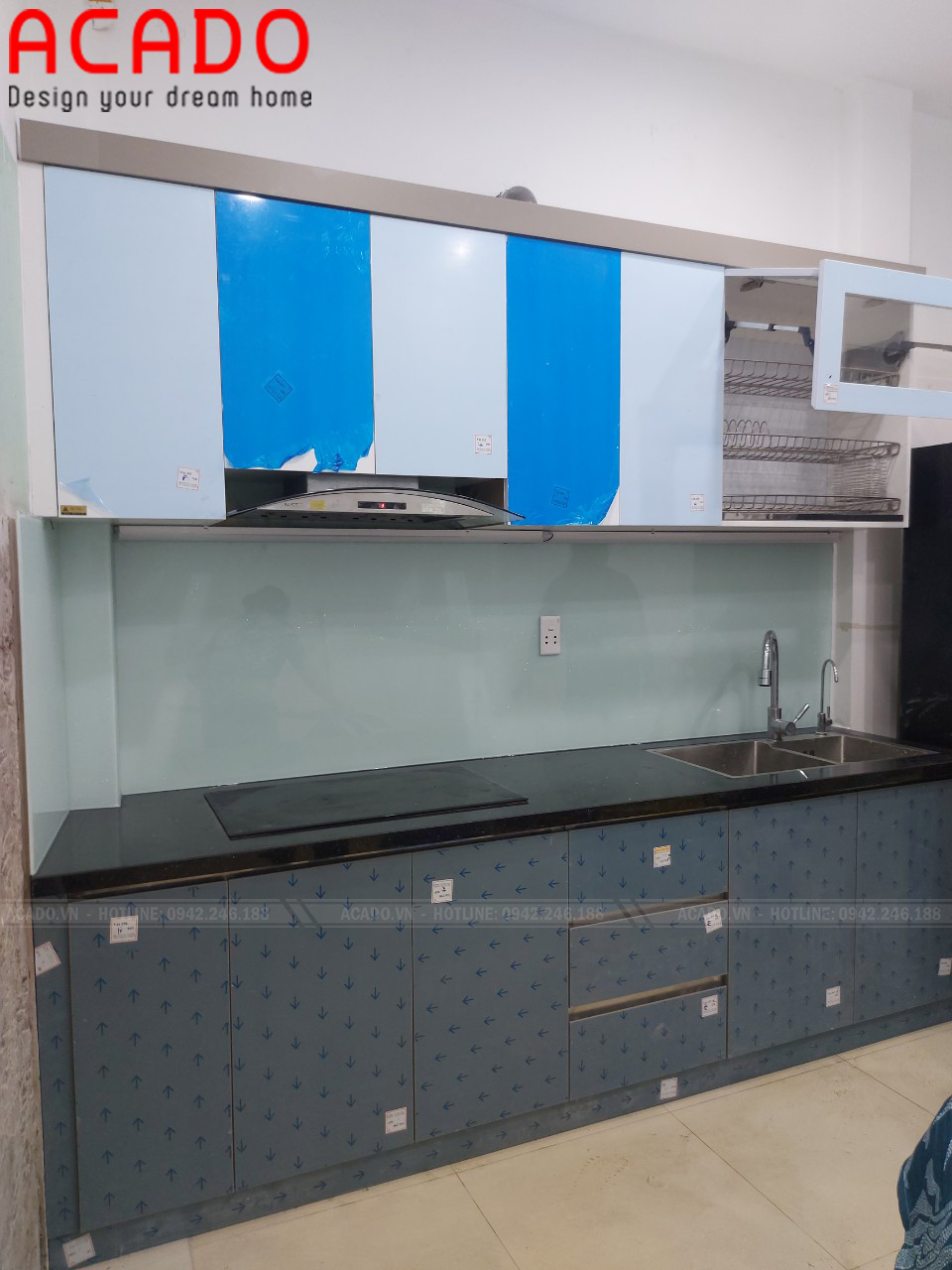 Thùng Inox, cánh Acrylic chống nước tuyệt đối mang lại độ bền cao cho tủ bếp