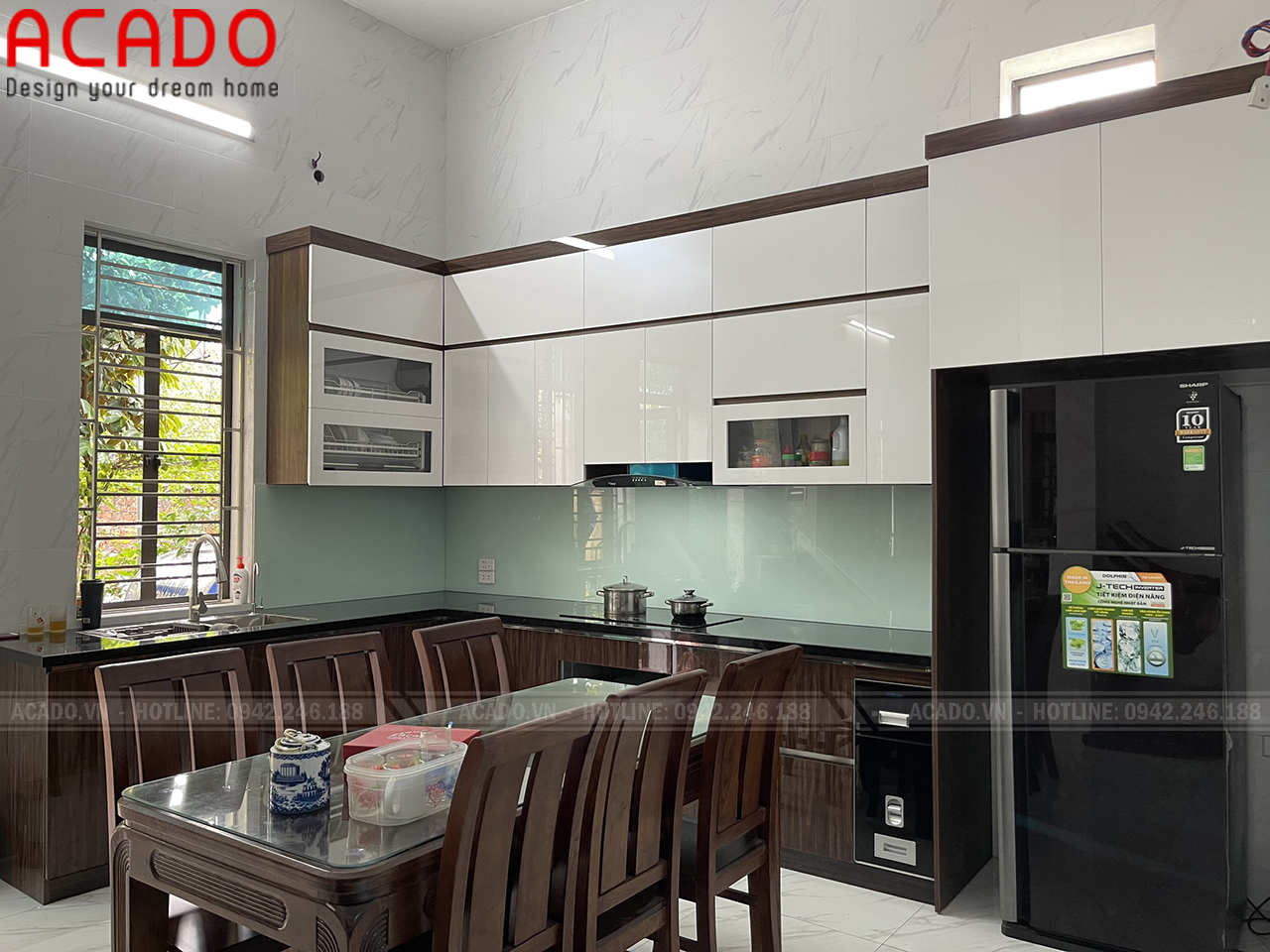 Tủ bếp kết hợp màu trắng vân gỗ - Thi công tủ bếp tại Sơn Đồng