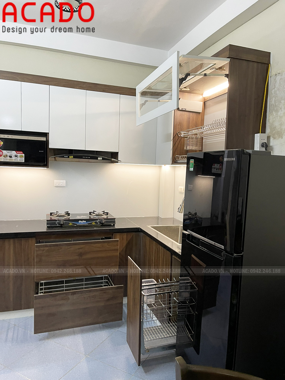 Tủ bếp sử dụng hệ thống đen led tăng tính thẩm mĩ cho không gian bếp