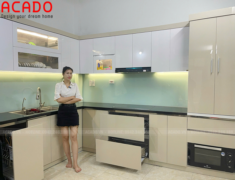 Tủ bếp chất liệu thùng nhựa cánh Acrylic có khả năng chống nước chống mối mọt tuyệt đối