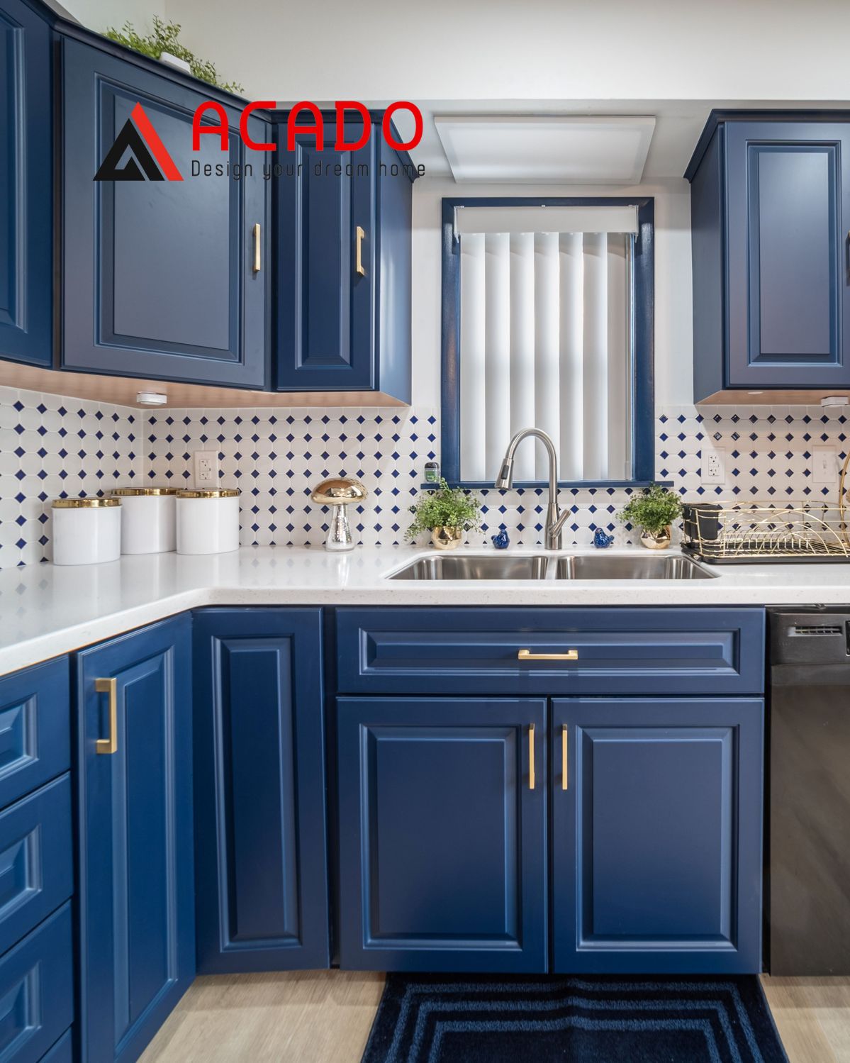 Tủ bếp màu xanh coban hình chữ L