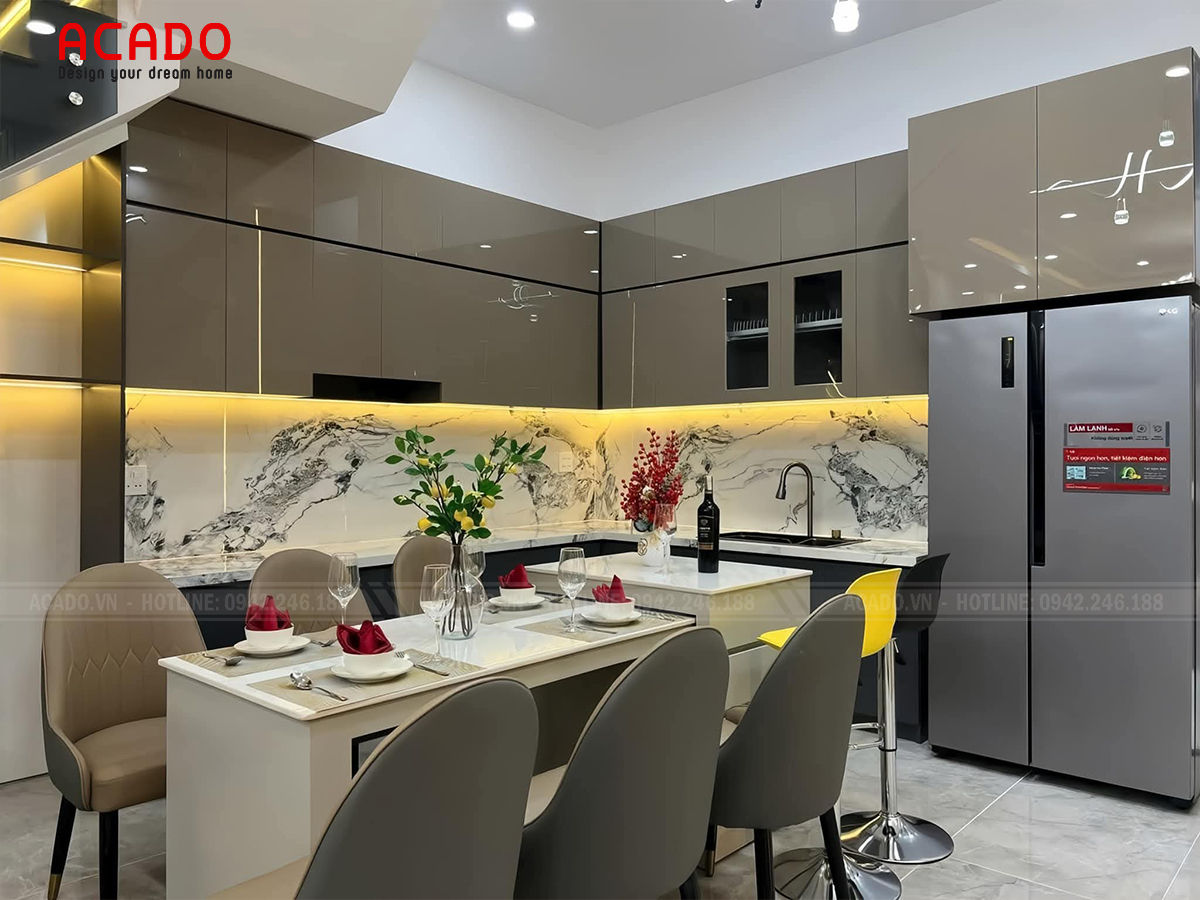 Tủ bếp kết hợp bàn ăn