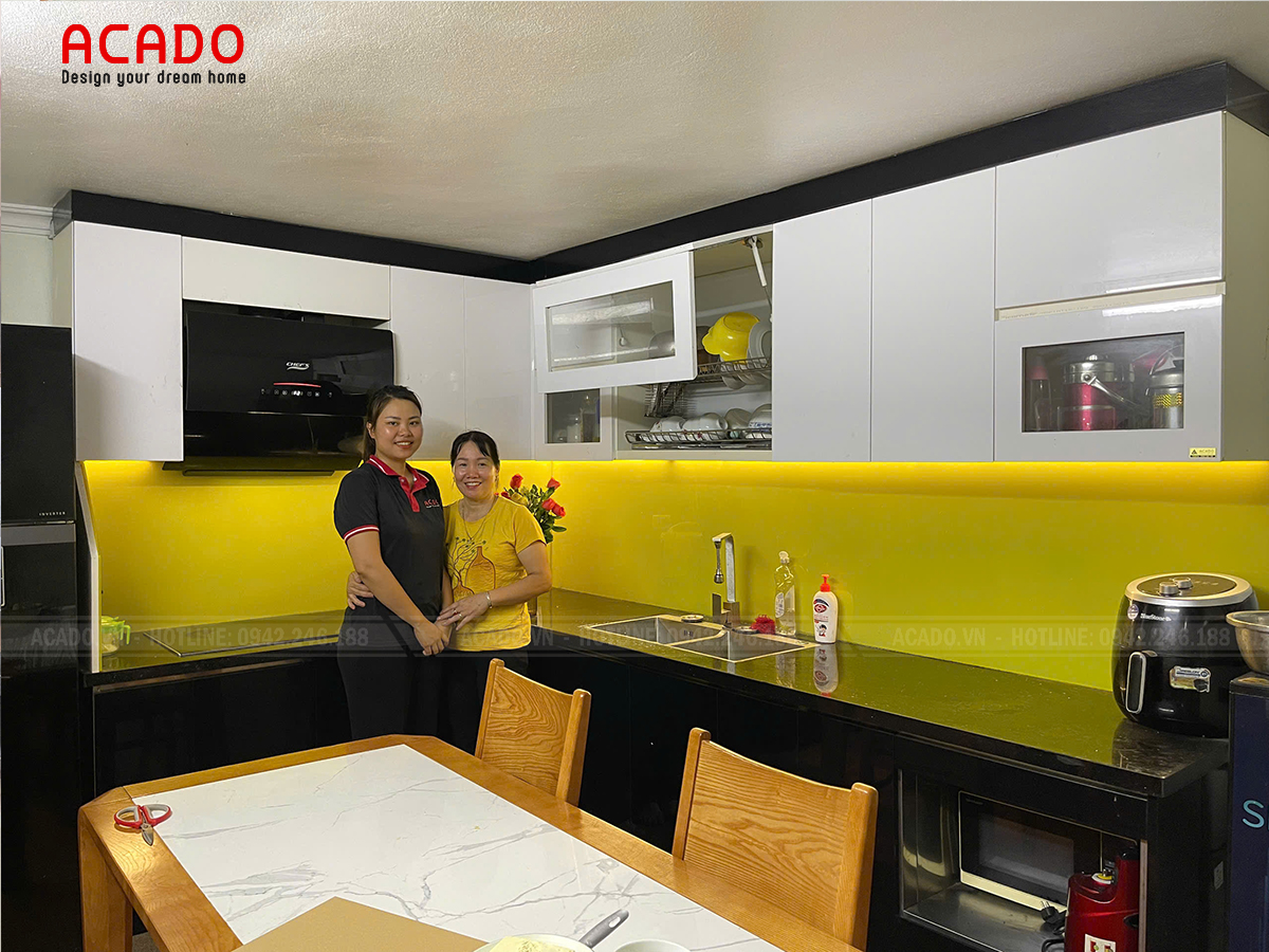 Thi công tủ bếp 2 màu