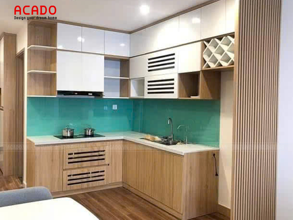 Tủ bếp 2 tầng có kệ hở trang trí