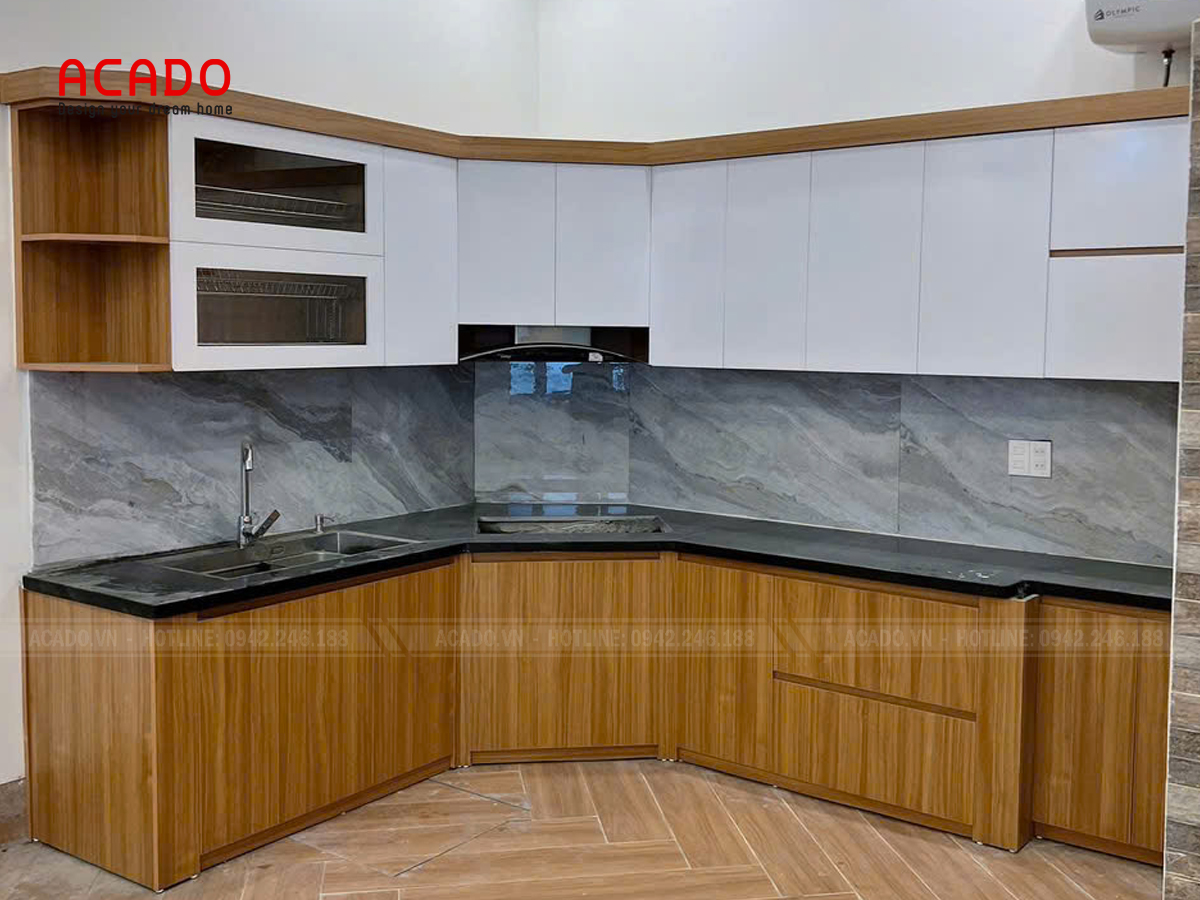 Tủ bếp có máy hút mùi