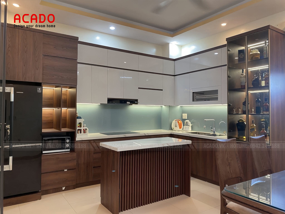 Tủ bếp có máy hút mùi