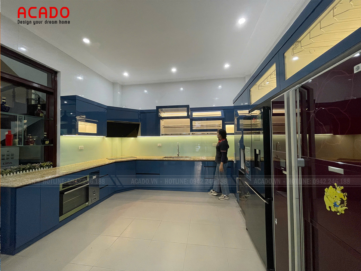 tủ bếp màu xanh